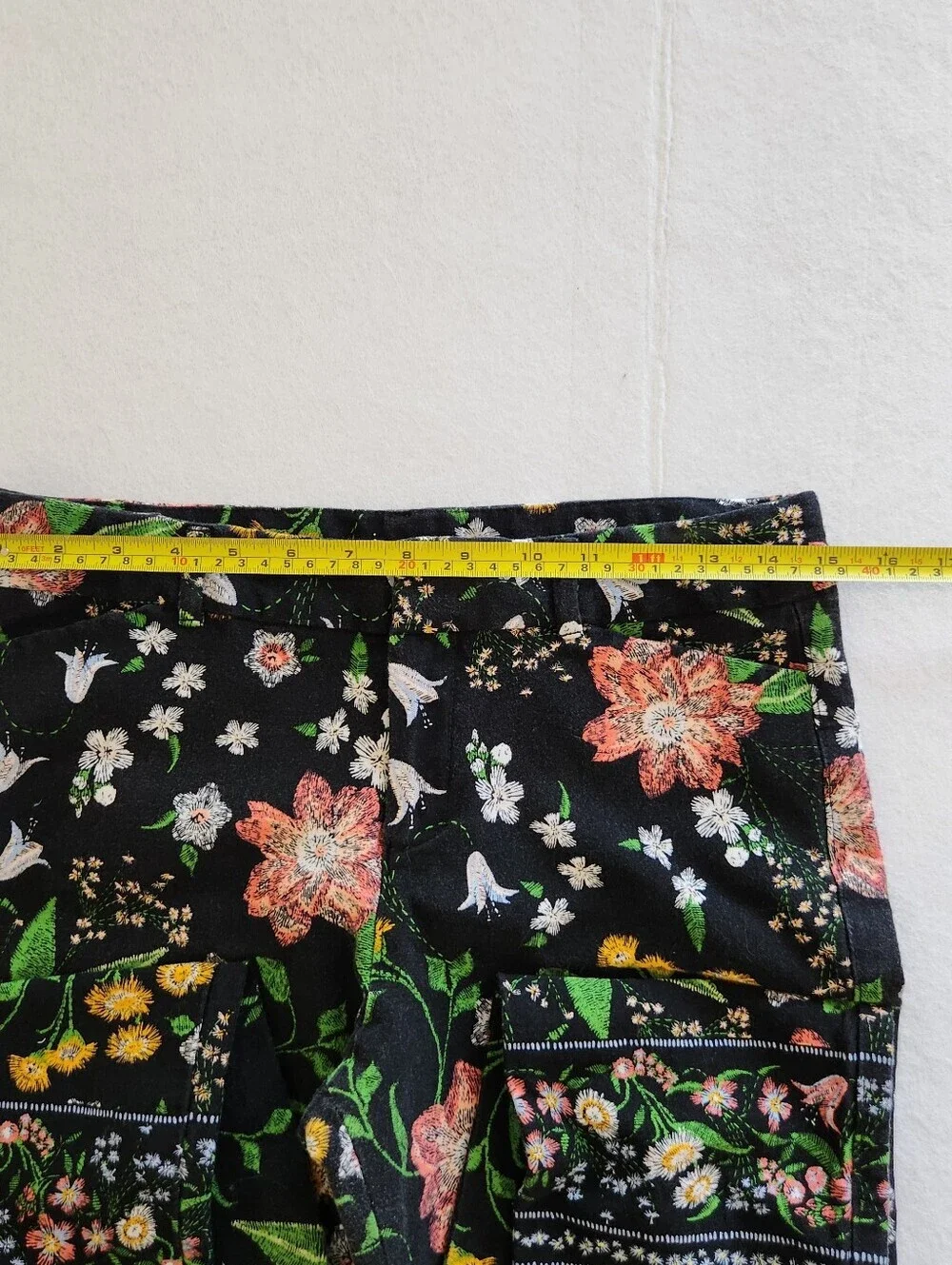 Old Navy Black Floral Pixie Mid-Rise Pants Size 10 - Picture 7 of 8